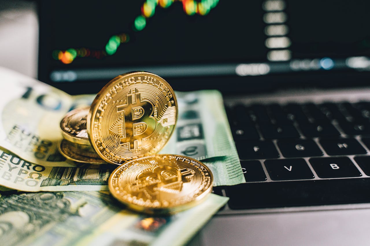 Recomienda Ray Dalio invertir en Bitcoin y oro