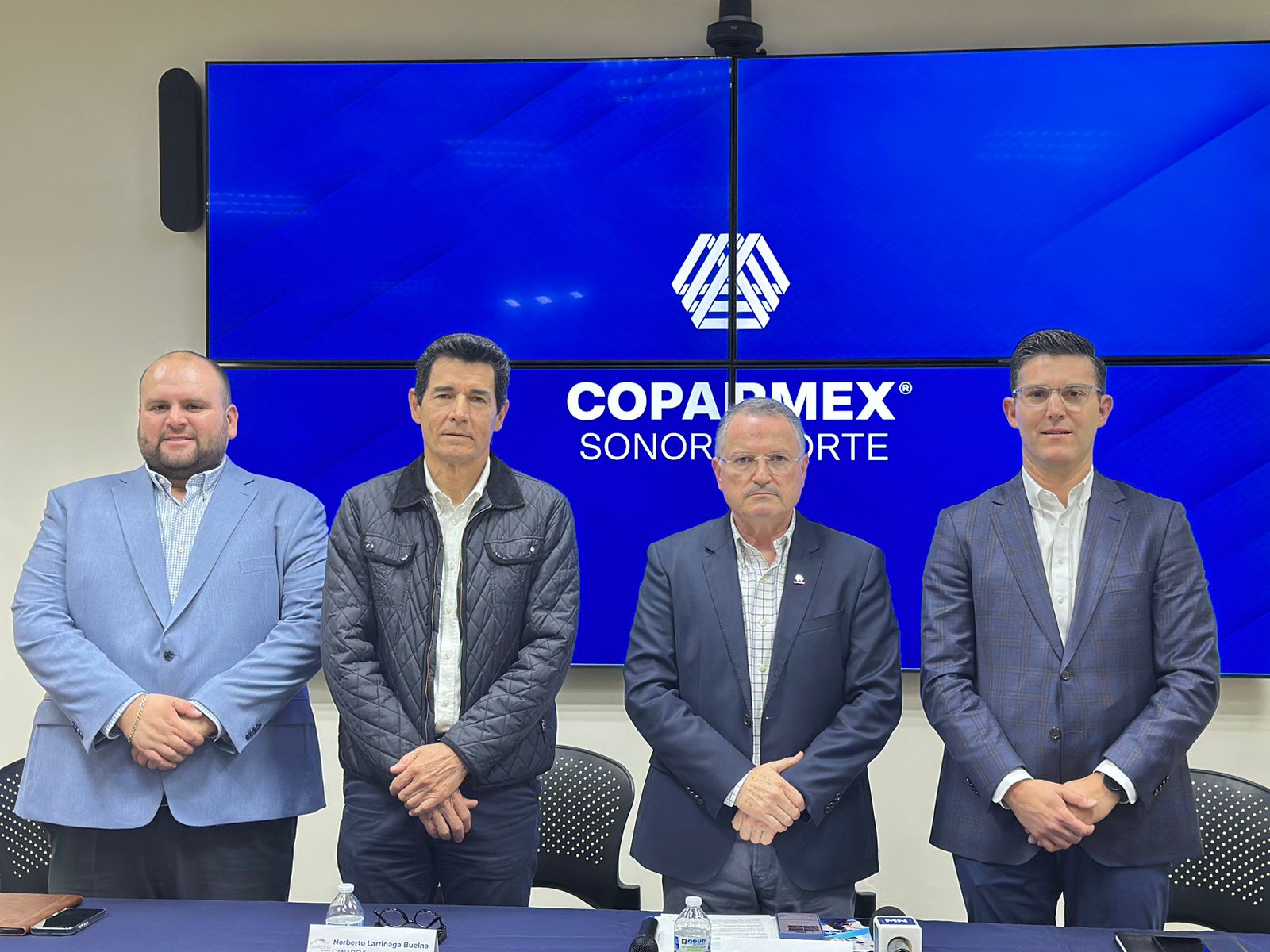 Empresarios y sindicatos llaman a preservar el tripartismo del INFONAVIT
