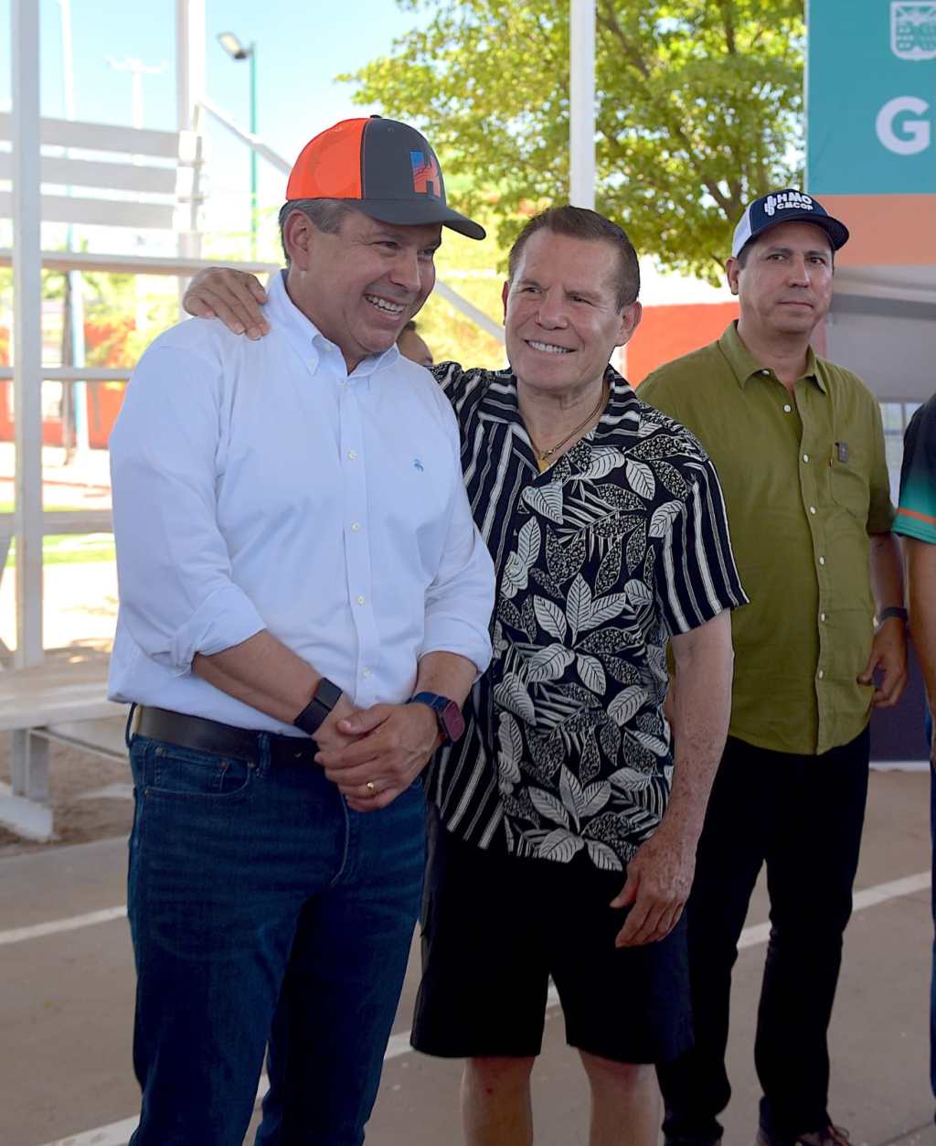 Inauguran rehabilitación de campo de fútbol y gimnasio en&nbsp;Hermosillo