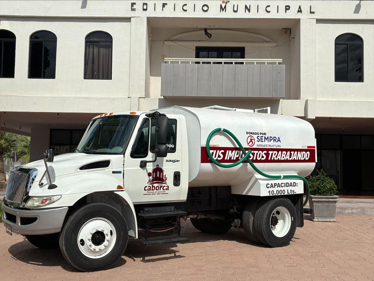 Sempra Infraestructura entrega pipa al ayuntamiento de Caborca