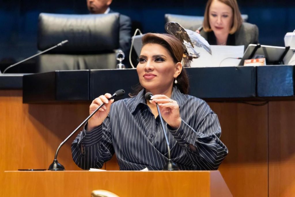 Senadora Lorenia Valles pospone informe legislativo por&nbsp;luto