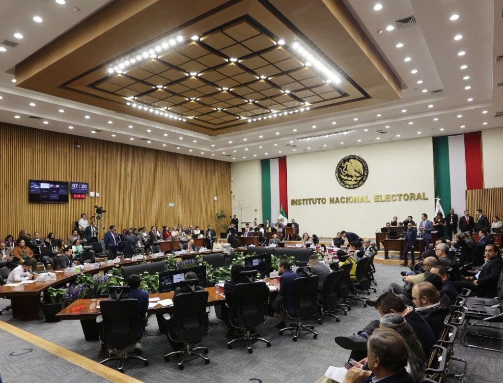 Advierten posibles riesgos para el INE por propuesta de Plan B electoral